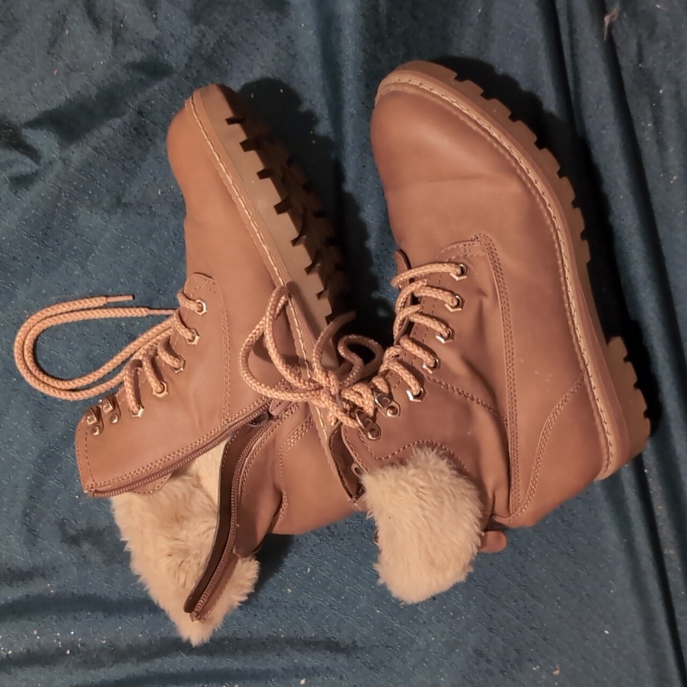 Only worn one time. Like new Steve Madden winter boots